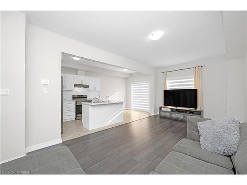 53-520 Grey Street, Brantford, ON - Indoor Photo Showing Living Room