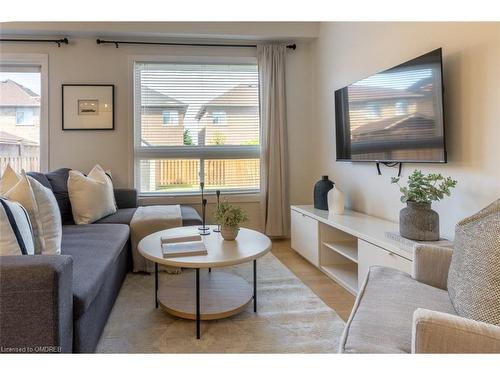 5954 Algarve Drive, Mississauga, ON - Indoor Photo Showing Living Room