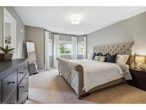 5429 Robjen Road, Burlington, ON - Indoor Photo Showing Bedroom