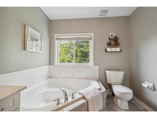 5429 Robjen Road, Burlington, ON - Indoor Photo Showing Bathroom