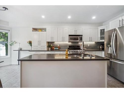 5429 Robjen Road, Burlington, ON - Indoor Photo Showing Kitchen With Stainless Steel Kitchen With Double Sink With Upgraded Kitchen