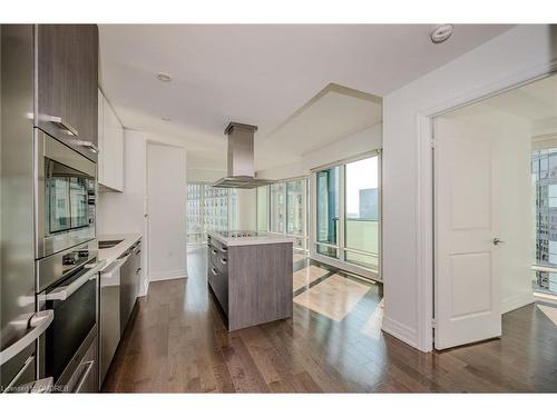 2411-8 The Esplanade, Toronto, ON - Indoor Photo Showing Kitchen