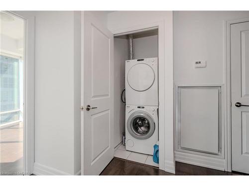 2411-8 The Esplanade, Toronto, ON - Indoor Photo Showing Laundry Room