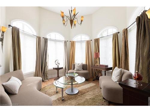 3301 Springflower Way, Oakville, ON - Indoor Photo Showing Living Room