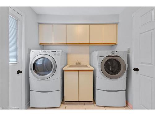 2050 Eighth Line, Oakville, ON - Indoor Photo Showing Laundry Room