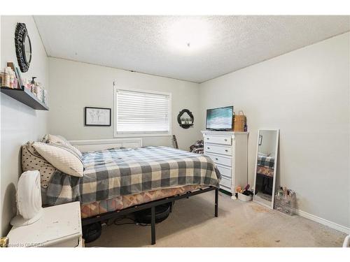 82 Whitlaw Way, Paris, ON - Indoor Photo Showing Bedroom