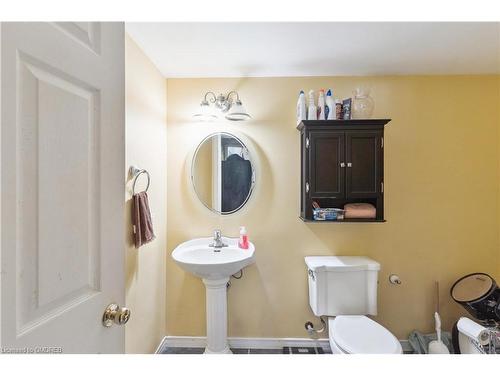 82 Whitlaw Way, Paris, ON - Indoor Photo Showing Bathroom