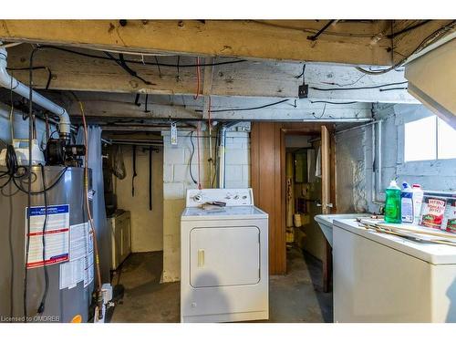 35 Court Street N, Milton, ON - Indoor Photo Showing Laundry Room