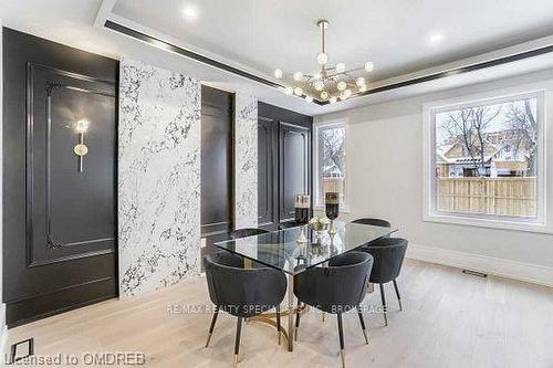 1404 Wren Avenue, Oakville, ON - Indoor Photo Showing Dining Room