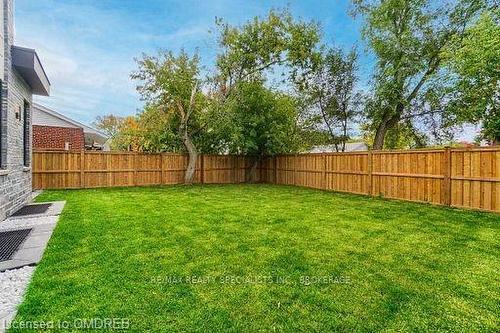 1404 Wren Avenue, Oakville, ON - Outdoor With Backyard