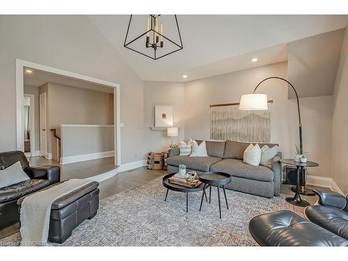 5217 Nova Crescent, Burlington, ON - Indoor Photo Showing Living Room