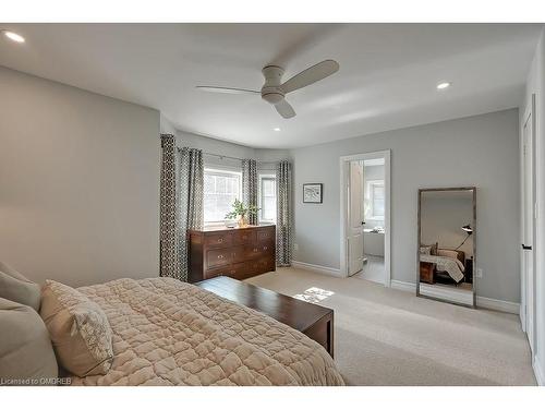 5217 Nova Crescent, Burlington, ON - Indoor Photo Showing Bedroom