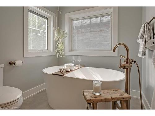 5217 Nova Crescent, Burlington, ON - Indoor Photo Showing Bathroom