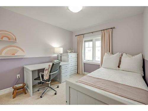 5217 Nova Crescent, Burlington, ON - Indoor Photo Showing Bedroom