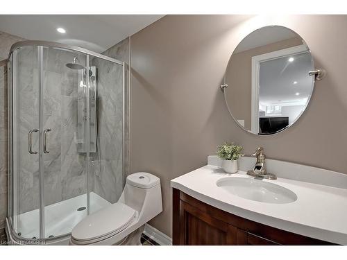 5217 Nova Crescent, Burlington, ON - Indoor Photo Showing Bathroom