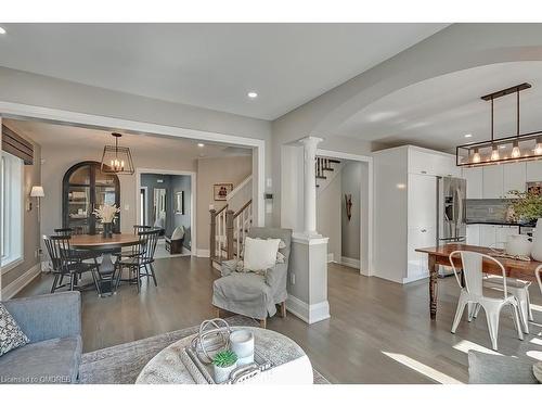 5217 Nova Crescent, Burlington, ON - Indoor Photo Showing Living Room