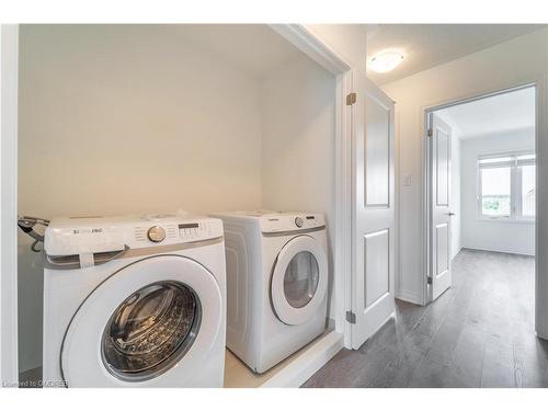 84 Kaitting Trail, Oakville, ON - Indoor Photo Showing Laundry Room