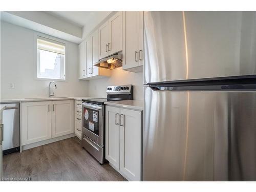 84 Kaitting Trail, Oakville, ON - Indoor Photo Showing Kitchen With Stainless Steel Kitchen