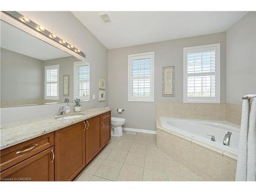 87 Horton Walk, Cambridge, ON - Indoor Photo Showing Bathroom