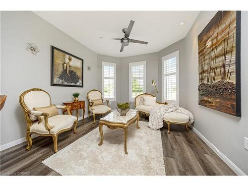 87 Horton Walk, Cambridge, ON - Indoor Photo Showing Living Room