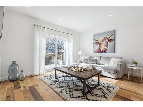 2-3122 Lakeshore Road W, Oakville, ON - Indoor Photo Showing Living Room