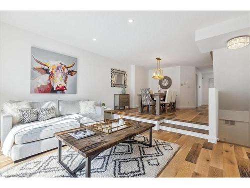 2-3122 Lakeshore Road W, Oakville, ON - Indoor Photo Showing Living Room