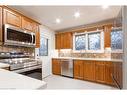 229 Simon Drive, Burlington, ON  - Indoor Photo Showing Kitchen 