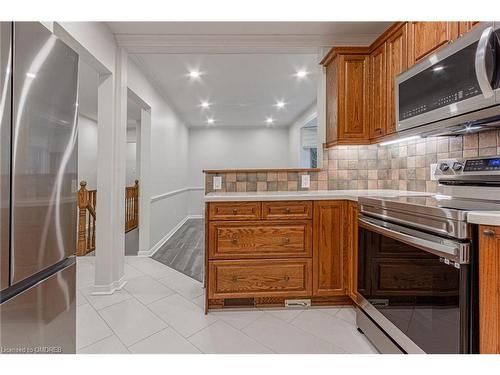 229 Simon Drive, Burlington, ON - Indoor Photo Showing Kitchen