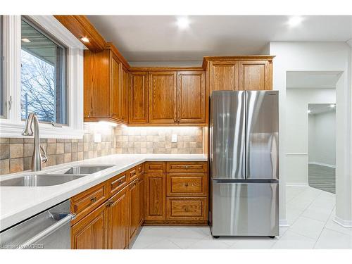 229 Simon Drive, Burlington, ON - Indoor Photo Showing Kitchen With Double Sink