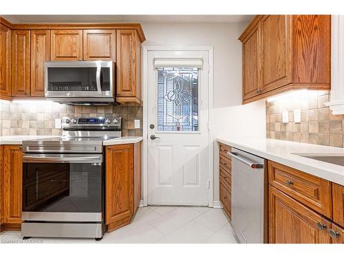 229 Simon Drive, Burlington, ON - Indoor Photo Showing Kitchen