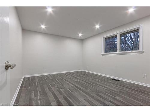 229 Simon Drive, Burlington, ON - Indoor