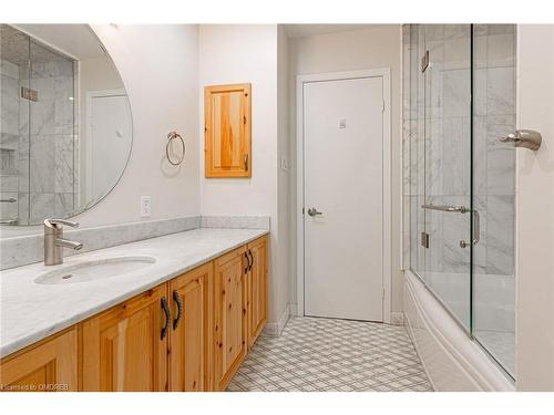 229 Simon Drive, Burlington, ON - Indoor Photo Showing Bathroom