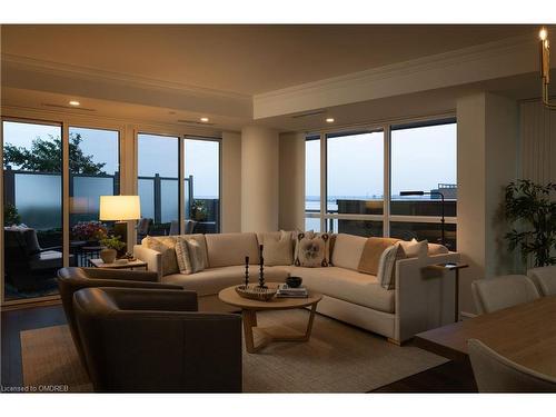 804-2060 Lakeshore Road, Burlington, ON - Indoor Photo Showing Living Room