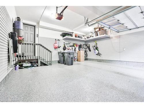 1366 Queen Victoria Avenue, Mississauga, ON - Indoor Photo Showing Garage