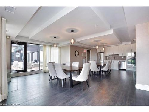 221-128 Garden Drive, Oakville, ON - Indoor Photo Showing Dining Room