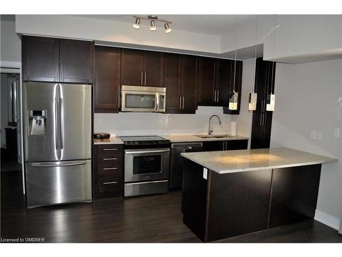 221-128 Garden Drive, Oakville, ON - Indoor Photo Showing Kitchen With Stainless Steel Kitchen With Upgraded Kitchen