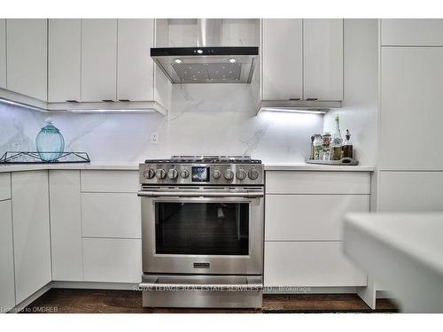 13 Sandy Coast Crescent, Wasaga Beach, ON - Indoor Photo Showing Kitchen