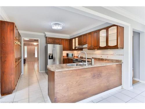 3178 Huxley Drive, Mississauga, ON - Indoor Photo Showing Kitchen With Double Sink