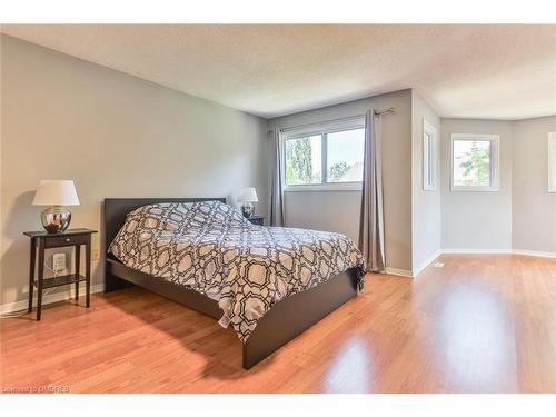 3178 Huxley Drive, Mississauga, ON - Indoor Photo Showing Bedroom