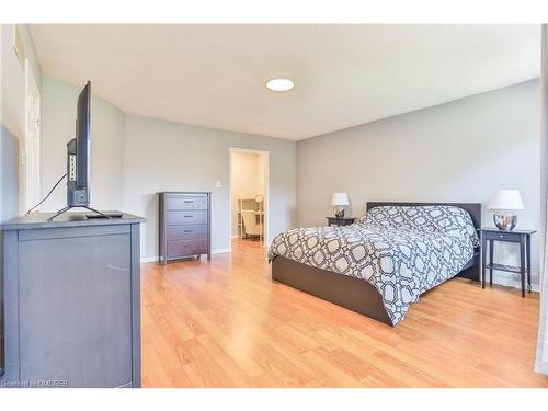 3178 Huxley Drive, Mississauga, ON - Indoor Photo Showing Bedroom