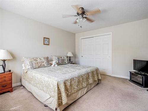 26-163 Livingston Avenue, Grimsby, ON - Indoor Photo Showing Bedroom