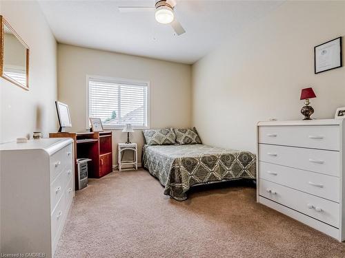 26-163 Livingston Avenue, Grimsby, ON - Indoor Photo Showing Bedroom