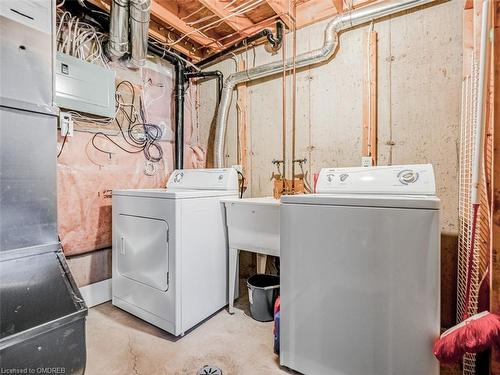 26-163 Livingston Avenue, Grimsby, ON - Indoor Photo Showing Laundry Room