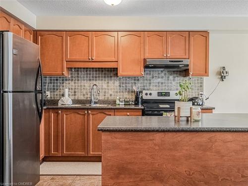 26-163 Livingston Avenue, Grimsby, ON - Indoor Photo Showing Kitchen