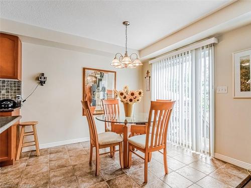 26-163 Livingston Avenue, Grimsby, ON - Indoor Photo Showing Dining Room