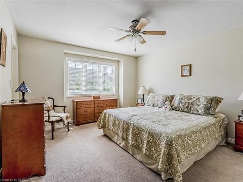 26-163 Livingston Avenue, Grimsby, ON - Indoor Photo Showing Bedroom