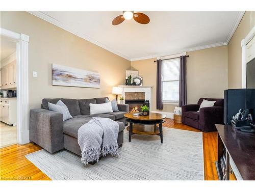 14 Noble Street, Norval, ON - Indoor Photo Showing Living Room