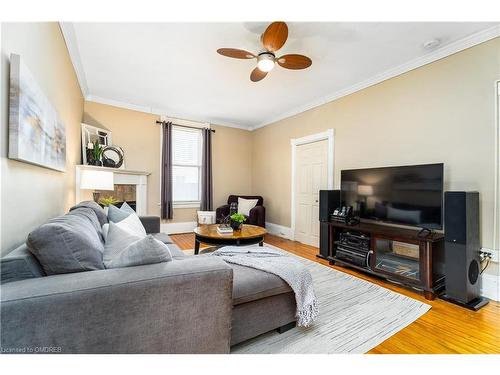 14 Noble Street, Norval, ON - Indoor Photo Showing Living Room