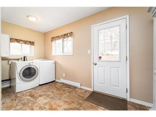 14 Noble Street, Norval, ON - Indoor Photo Showing Laundry Room