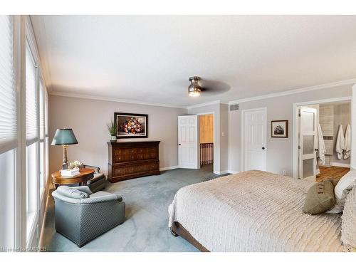 2940 Harvey Crescent, Mississauga, ON - Indoor Photo Showing Bedroom